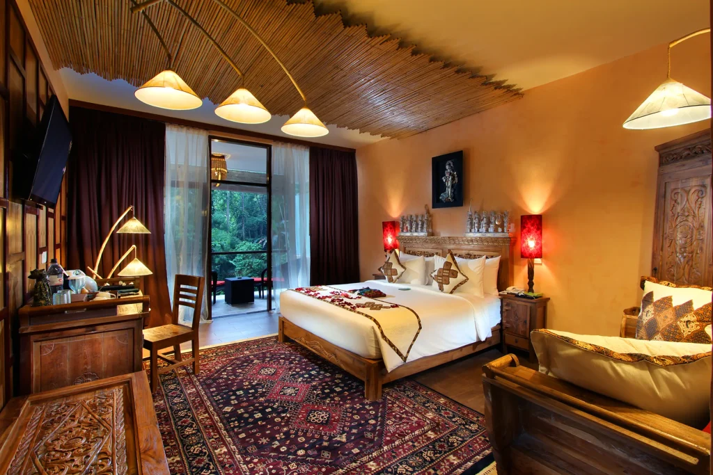 Deluxe Suite Bedroom (2)_